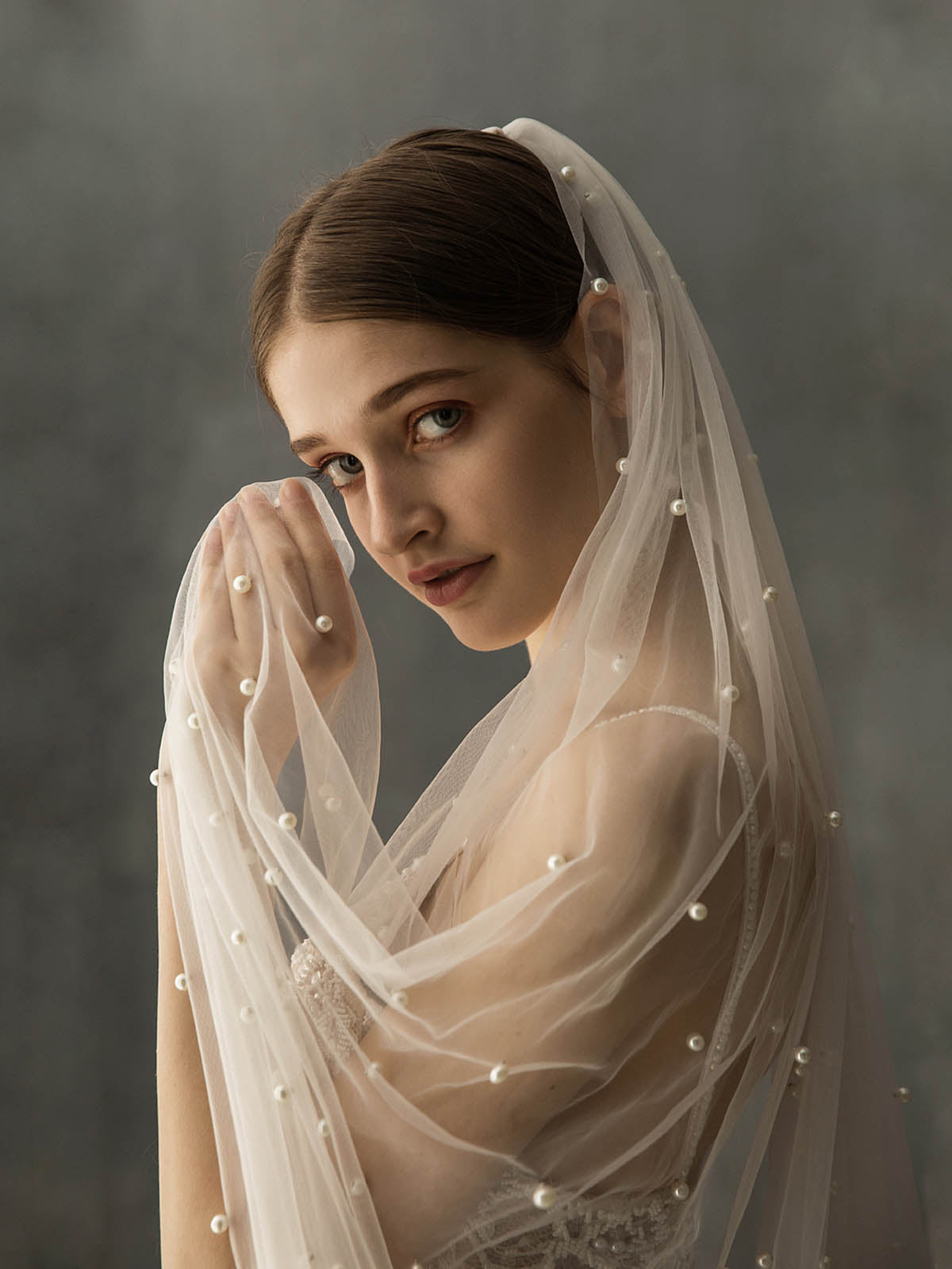 Graceful One Tier Pearl Long Chapel Veil