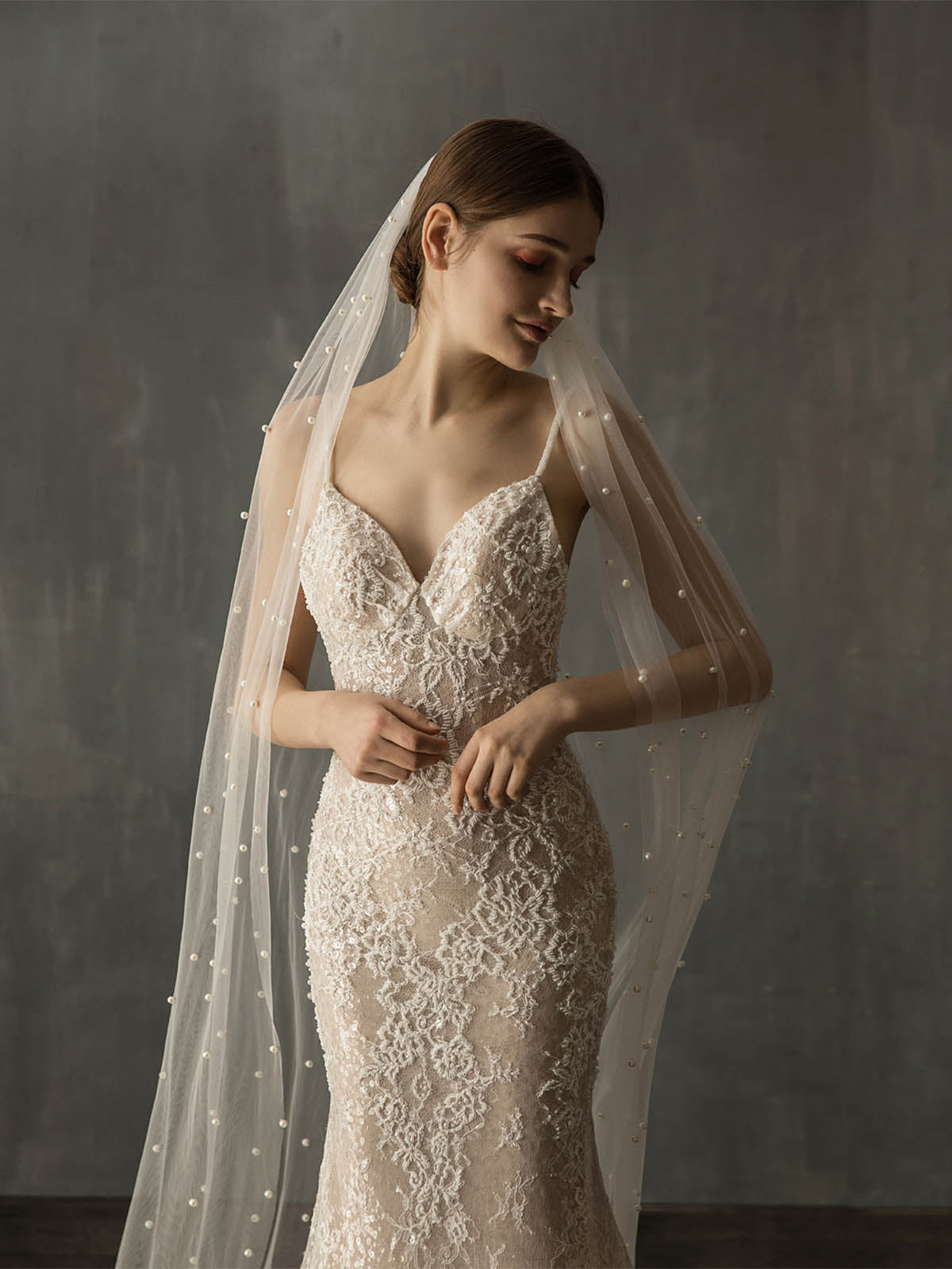 Graceful One Tier Pearl Long Chapel Veil
