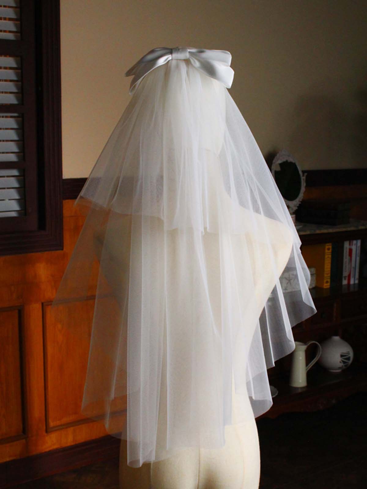 Pretty Two Tier Bow Tulle Bridal Veil
