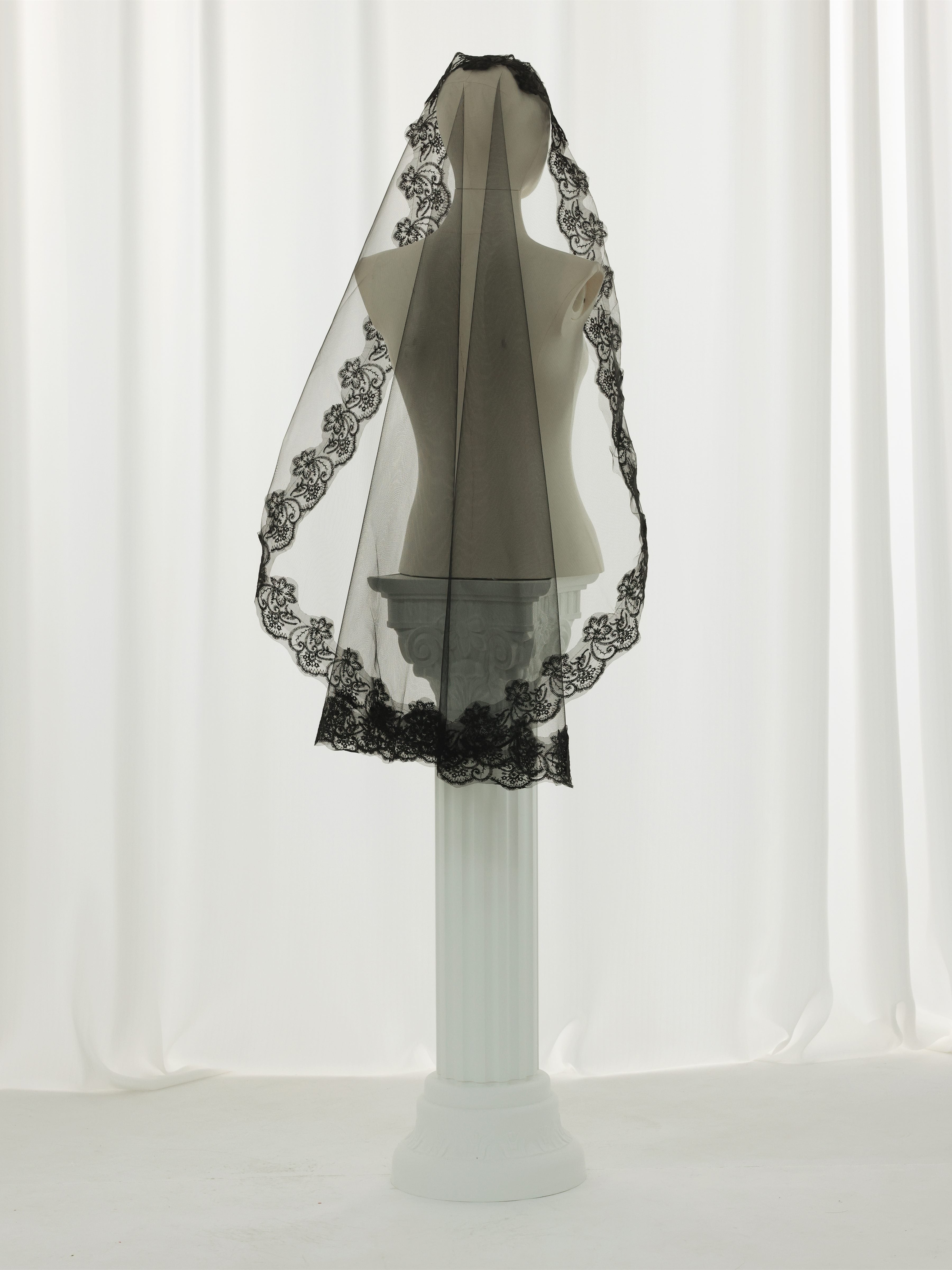 Black Lace Bridal Veil with Embroidered Edge