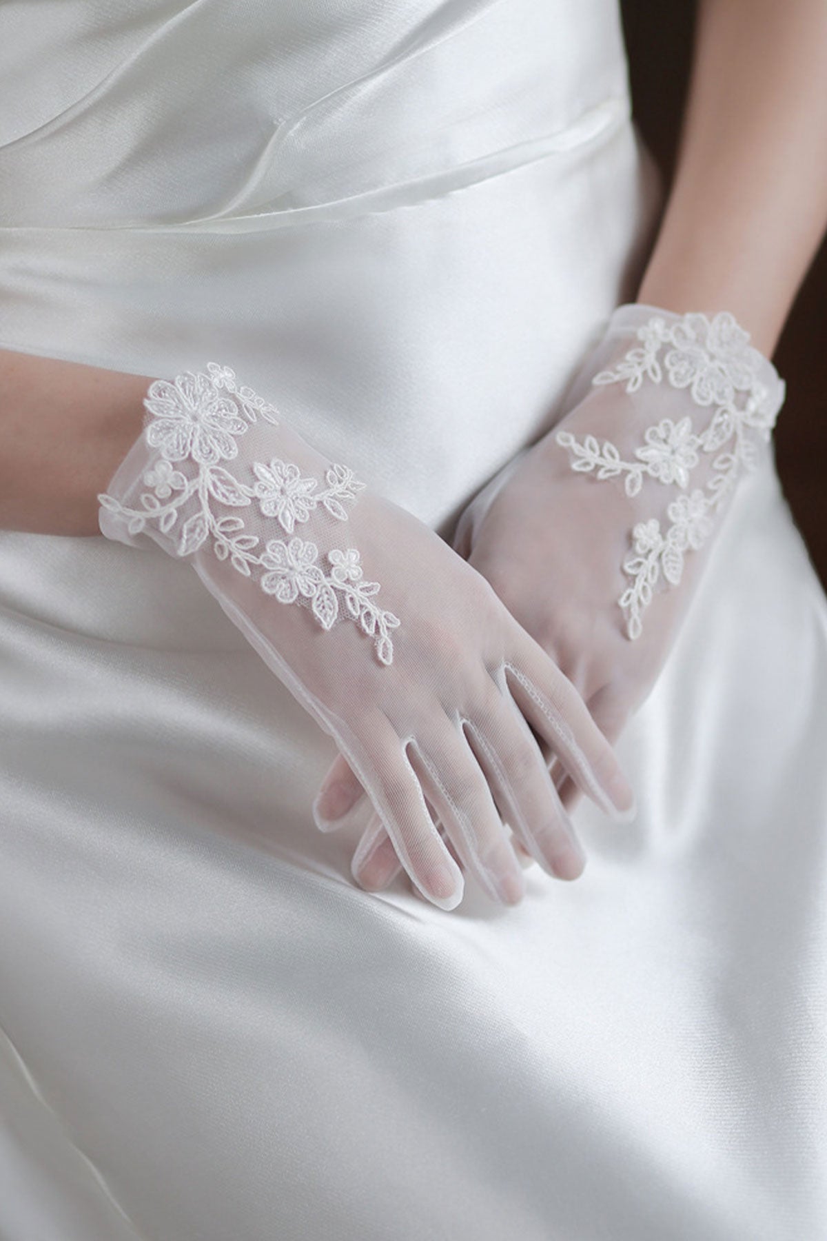 Modern Floral Embroidered Wedding Bridal Gloves