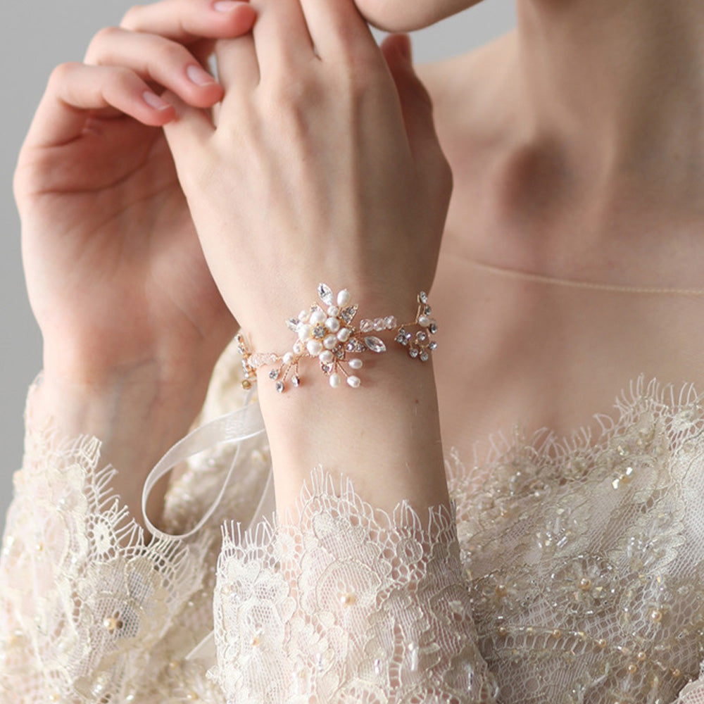 Chic Floral Pearl Wedding Wrist Corsage